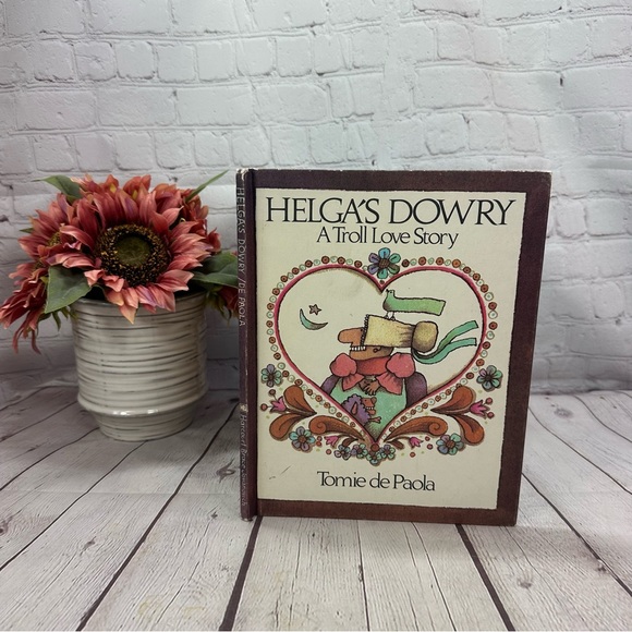 vintage 1977 Helga's Dowry a troll love story hardcover Book by Tomie de Paola - Picture 1 of 7